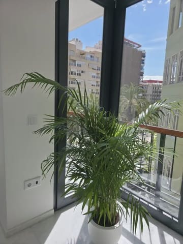 3 soveværelse Lejlighed til salg i Ensanche - Diputacion, Alicante by - € 1.300.000 (Ref: 10008051)
