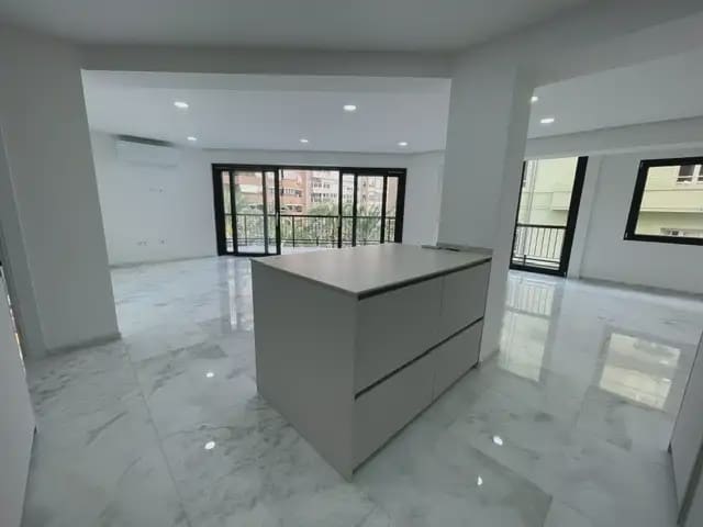 3 sypialnia Mieszkanie na sprzedaż w Ensanche - Diputacion, Miasto Alicante / Alacant - 1 150 000 € (Ref: 10008051)