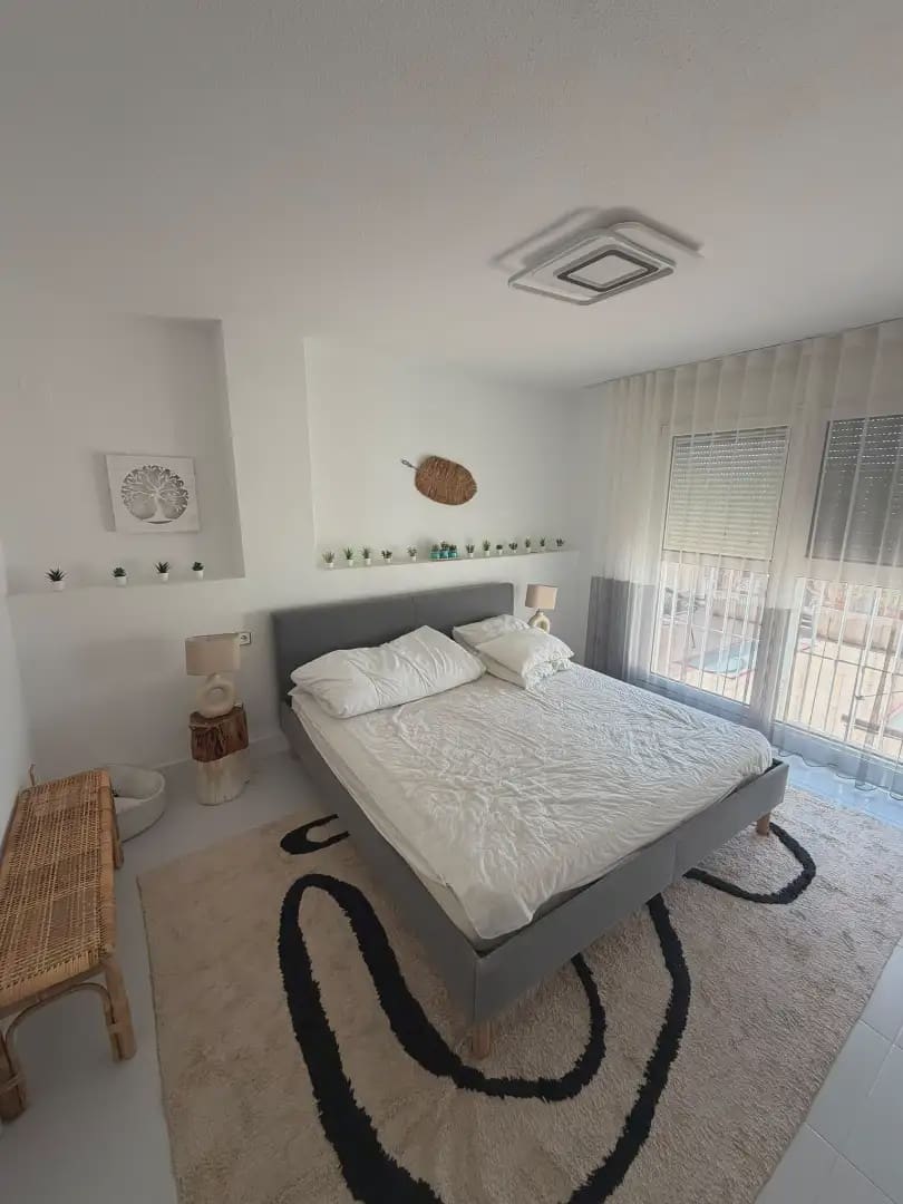 Bungalow de 4 habitaciones en Alicante / Alacant ciudad en venta con piscina garaje - 1.150.000 € (Ref: 10008052)