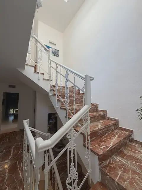 Bungalow de 4 habitaciones en Alicante / Alacant ciudad en venta con piscina garaje - 1.150.000 € (Ref: 10008052)