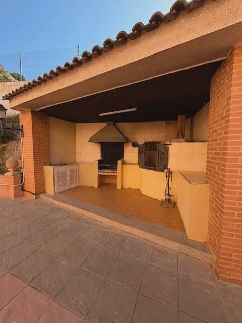 Bungalow de 4 habitaciones en Alicante / Alacant ciudad en venta con piscina garaje - 1.150.000 € (Ref: 10008052)