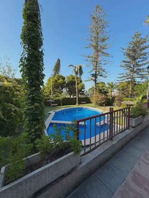 Bungalow de 4 habitaciones en Alicante / Alacant ciudad en venta con piscina garaje - 1.150.000 € (Ref: 10008052)