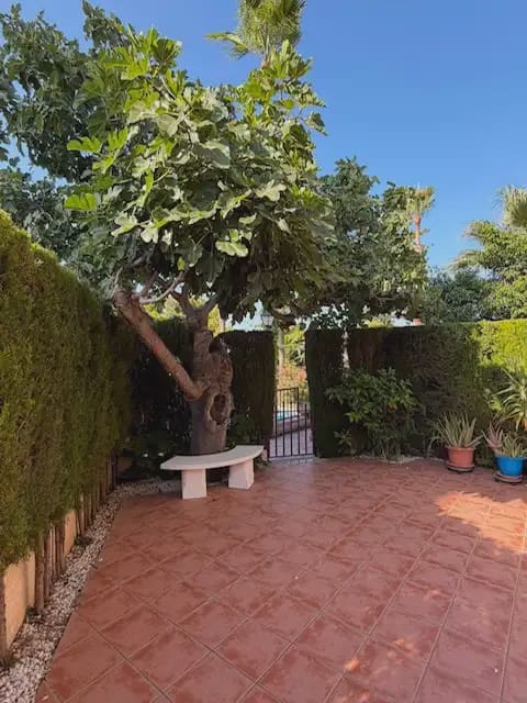 Bungalow de 4 habitaciones en Alicante / Alacant ciudad en venta con piscina garaje - 1.150.000 € (Ref: 10008052)