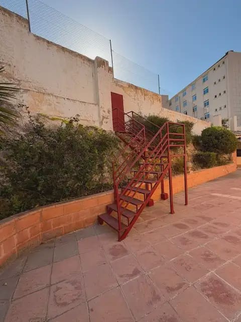 Bungalow de 4 habitaciones en Alicante / Alacant ciudad en venta con piscina garaje - 1.150.000 € (Ref: 10008052)