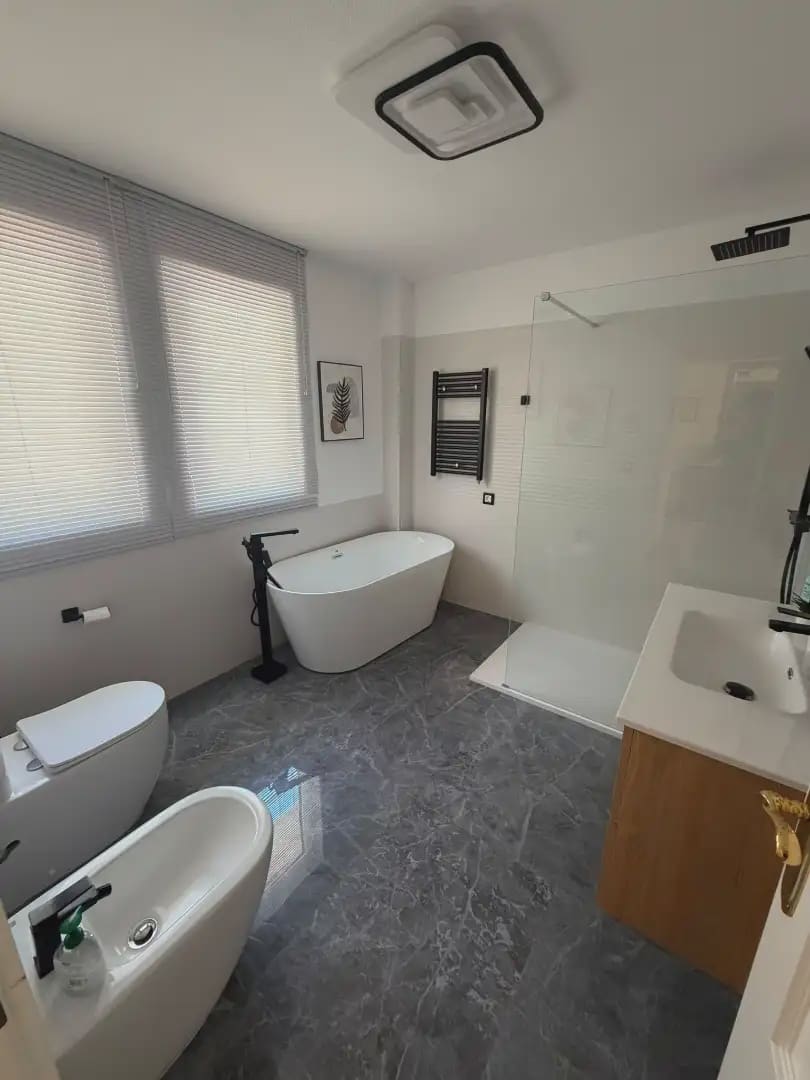 Bungalow de 4 habitaciones en Alicante / Alacant ciudad en venta con piscina garaje - 1.150.000 € (Ref: 10008052)