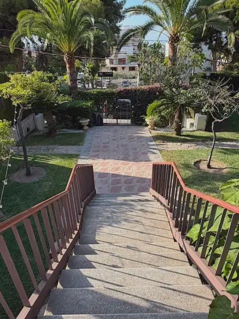 Bungalow de 4 habitaciones en Alicante / Alacant ciudad en venta con piscina garaje - 1.150.000 € (Ref: 10008052)