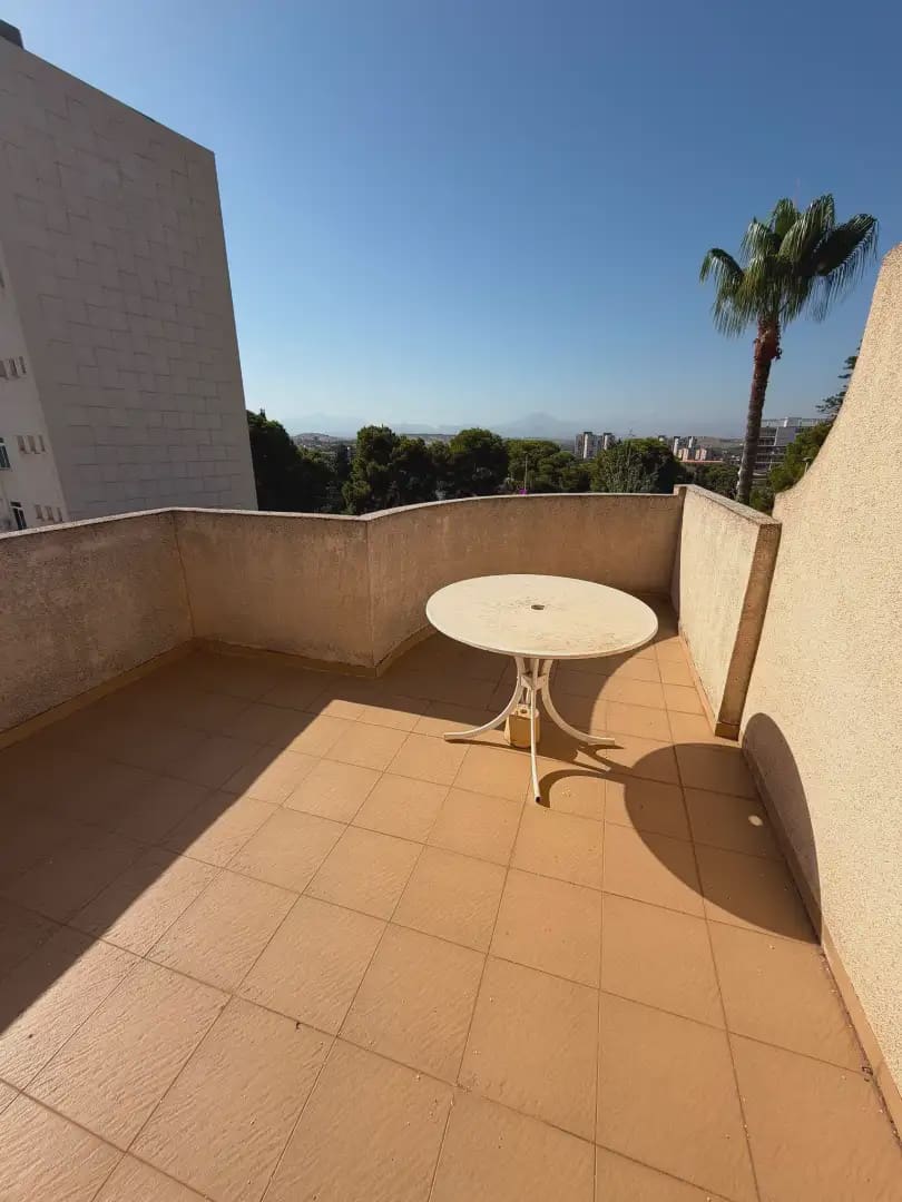 Bungalow de 4 habitaciones en Alicante / Alacant ciudad en venta con piscina garaje - 1.150.000 € (Ref: 10008052)