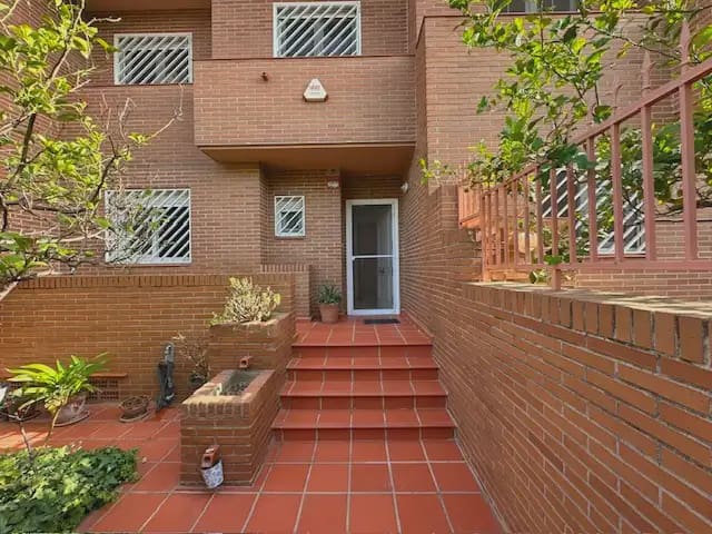 4 soveværelse Byhus til leje i Alicante by med swimmingpool garage - € 2.300 (Ref: 10036270)