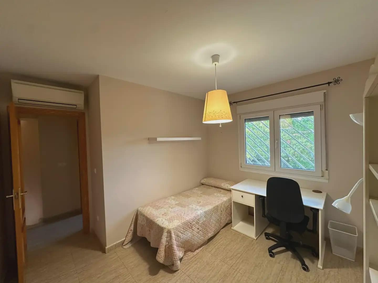 4 soveværelse Byhus til leje i Alicante by med swimmingpool garage - € 2.300 (Ref: 10036270)