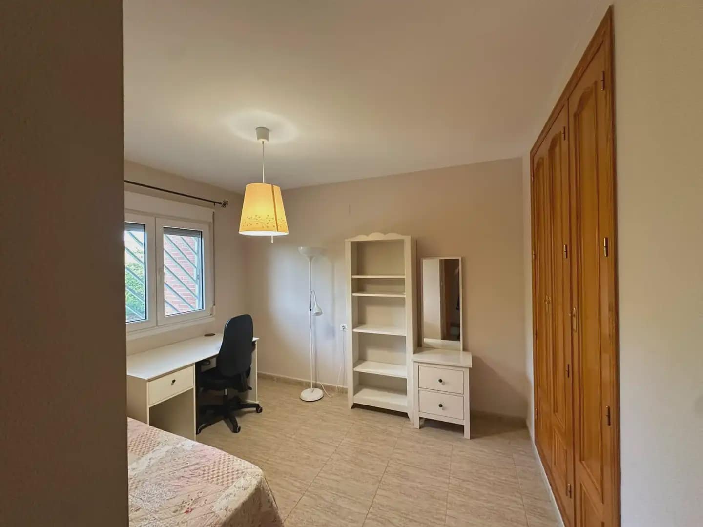 4 soveværelse Byhus til leje i Alicante by med swimmingpool garage - € 2.300 (Ref: 10036270)