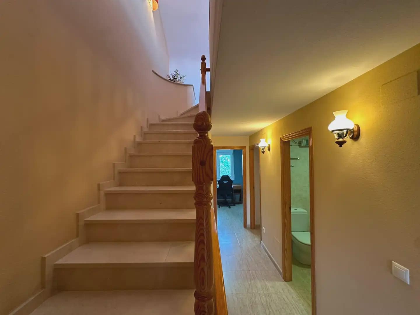4 soveværelse Byhus til leje i Alicante by med swimmingpool garage - € 2.300 (Ref: 10036270)