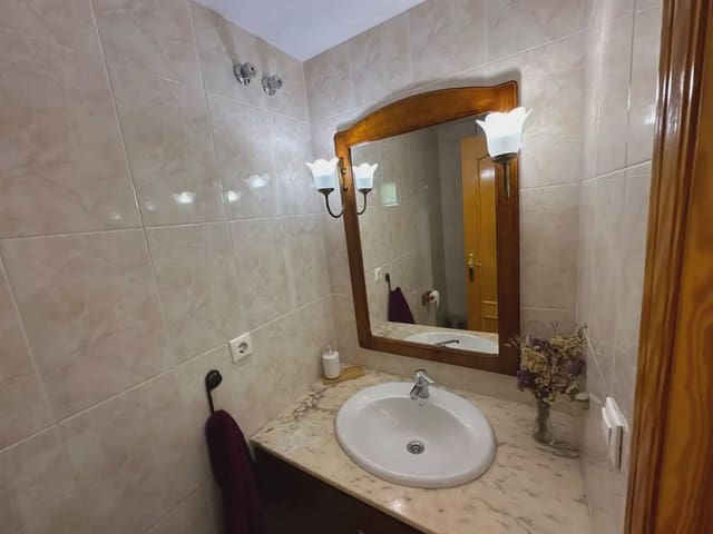 4 makuuhuone Omakotitalo vuokrattavana paikassa Norte, Alicante kaupunki mukana uima-altaan 
autotalli - 2 300 € (Ref: 10036270)