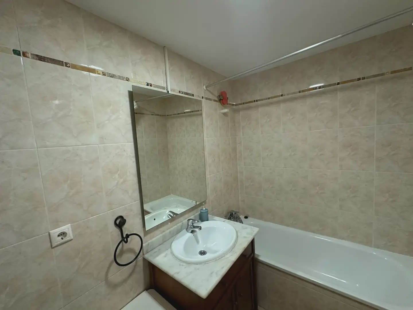 4 soveværelse Byhus til leje i Alicante by med swimmingpool garage - € 2.300 (Ref: 10036270)