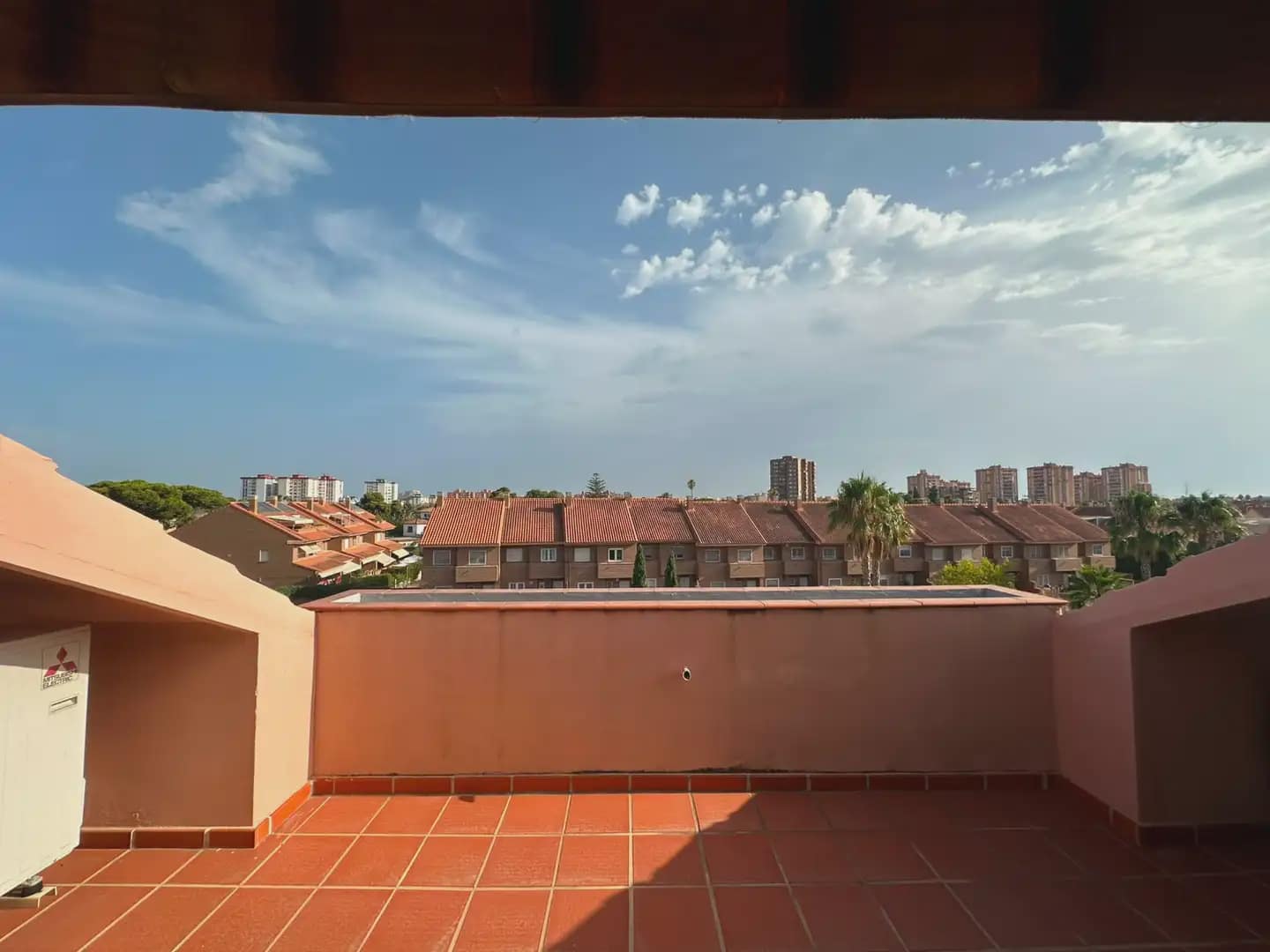 4 soveværelse Byhus til leje i Alicante by med swimmingpool garage - € 2.300 (Ref: 10036270)