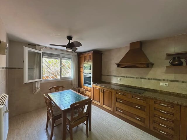 4 makuuhuone Omakotitalo vuokrattavana paikassa Norte, Alicante kaupunki mukana uima-altaan 
autotalli - 2 300 € (Ref: 10036270)
