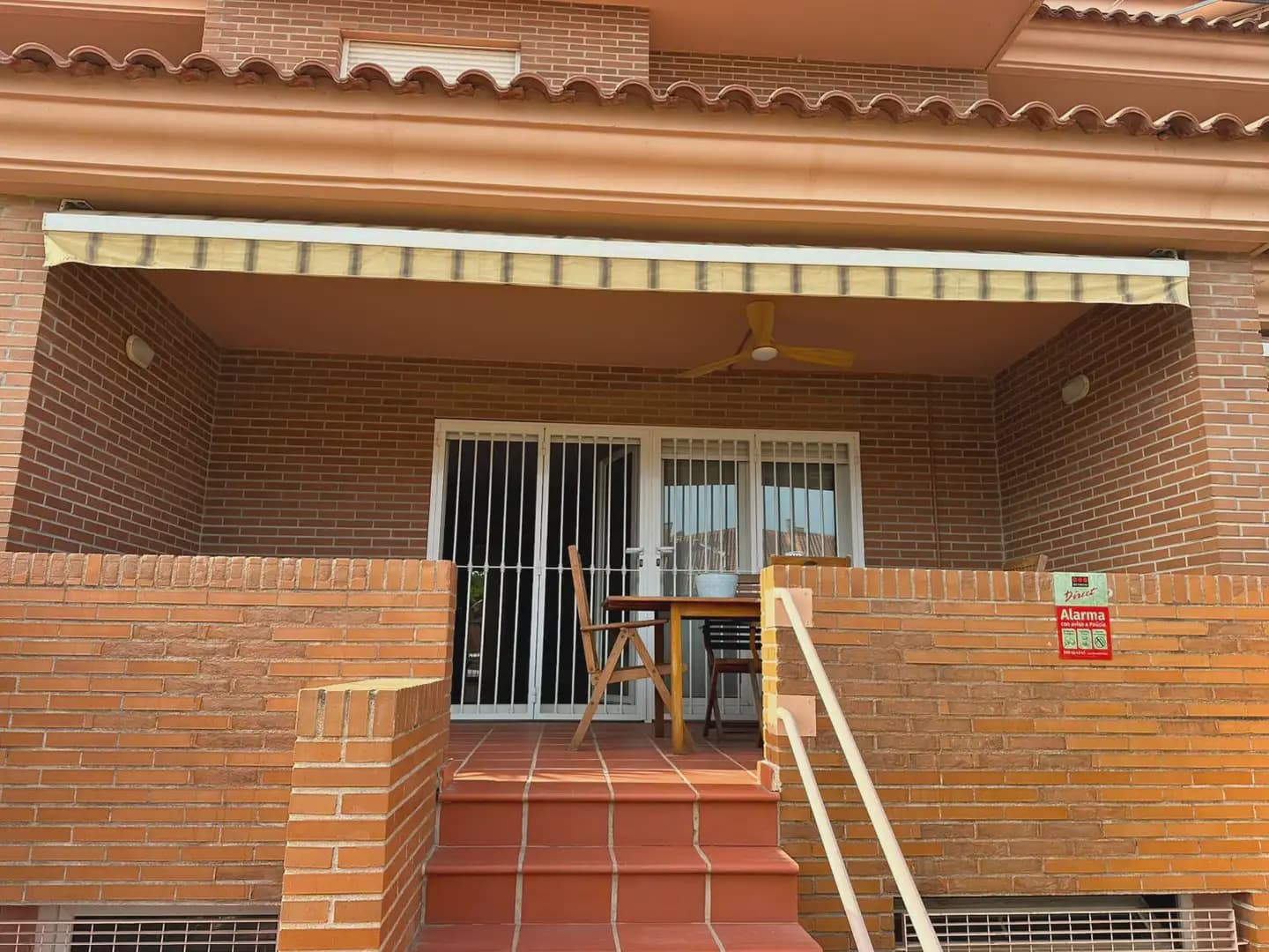 4 soveværelse Byhus til leje i Alicante by med swimmingpool garage - € 2.300 (Ref: 10036270)