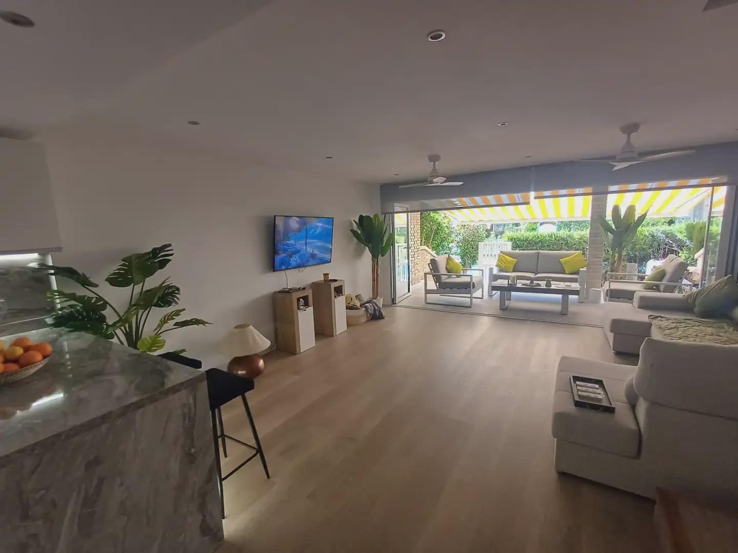 4 bedroom Townhouse for rent in Alicante / Alacant city with pool garage - € 3,500 (Ref: 10042255)