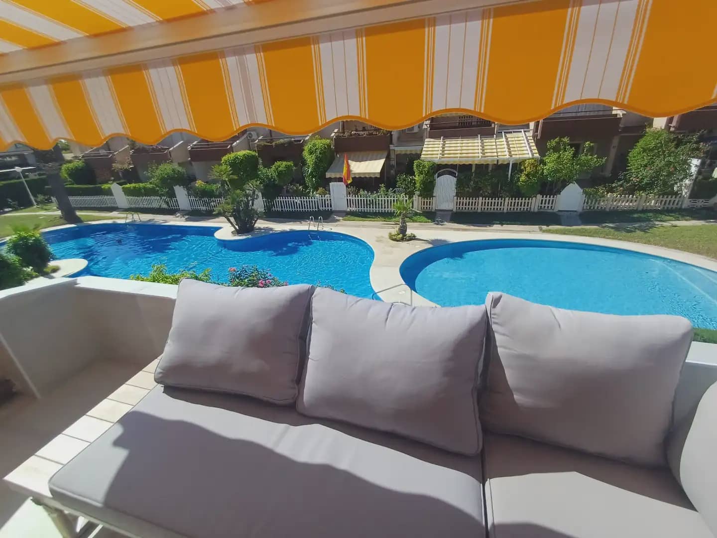 4 bedroom Townhouse for rent in Alicante / Alacant city with pool garage - € 3,500 (Ref: 10042255)