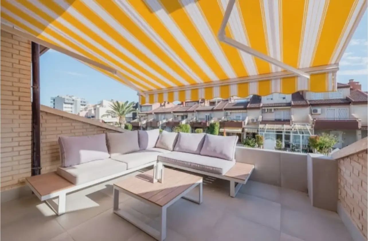 4 bedroom Townhouse for rent in Alicante / Alacant city with pool garage - € 3,500 (Ref: 10042255)