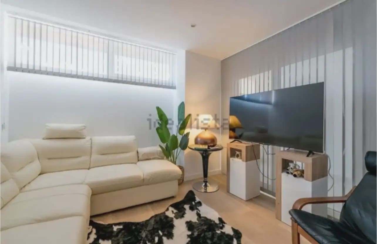 4 bedroom Townhouse for rent in Alicante / Alacant city with pool garage - € 3,500 (Ref: 10042255)