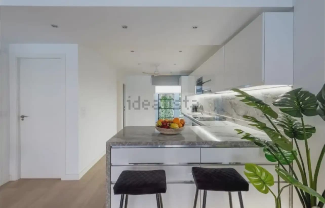4 bedroom Townhouse for rent in Alicante / Alacant city with pool garage - € 3,500 (Ref: 10042255)