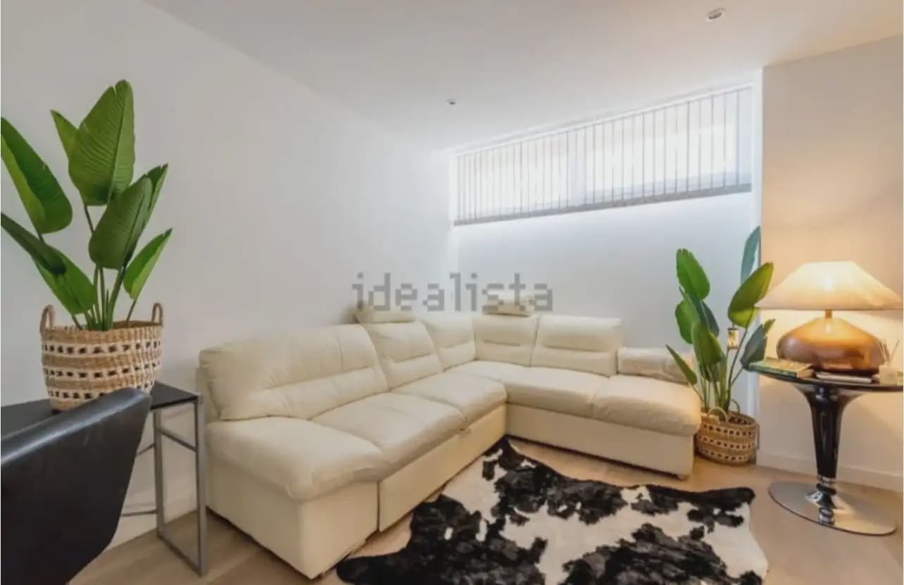 4 bedroom Townhouse for rent in Alicante / Alacant city with pool garage - € 3,500 (Ref: 10042255)