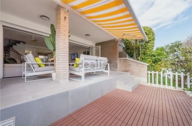 4 bedroom Townhouse for rent in Cabo de las Huertas, Alicante / Alacant city with pool garage - € 3,500 (Ref: 10042255)