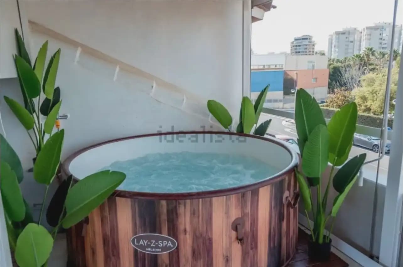 4 bedroom Townhouse for rent in Alicante / Alacant city with pool garage - € 3,500 (Ref: 10042255)
