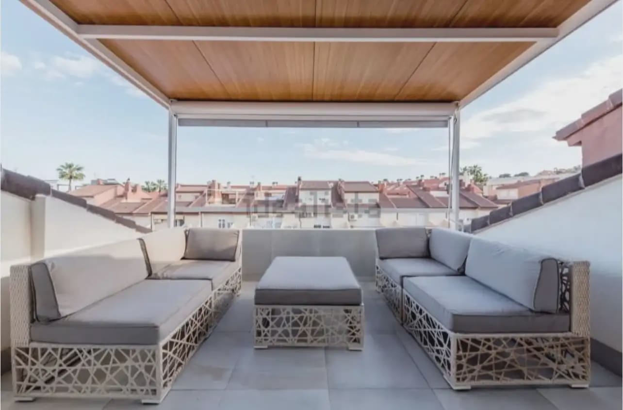 4 bedroom Townhouse for rent in Alicante / Alacant city with pool garage - € 3,500 (Ref: 10042255)