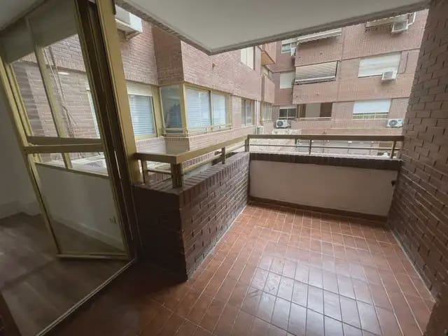 3 makuuhuone Asunto vuokrattavana paikassa Ensanche - Diputacion, Alicante kaupunki - 1 200 € (Ref: 10042328)