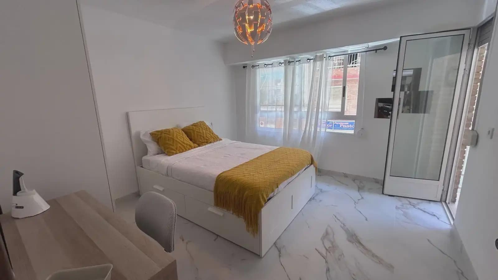 4 slaapkamer Flat te huur in Alicante stad - € 1.800 (Ref: 10044214)