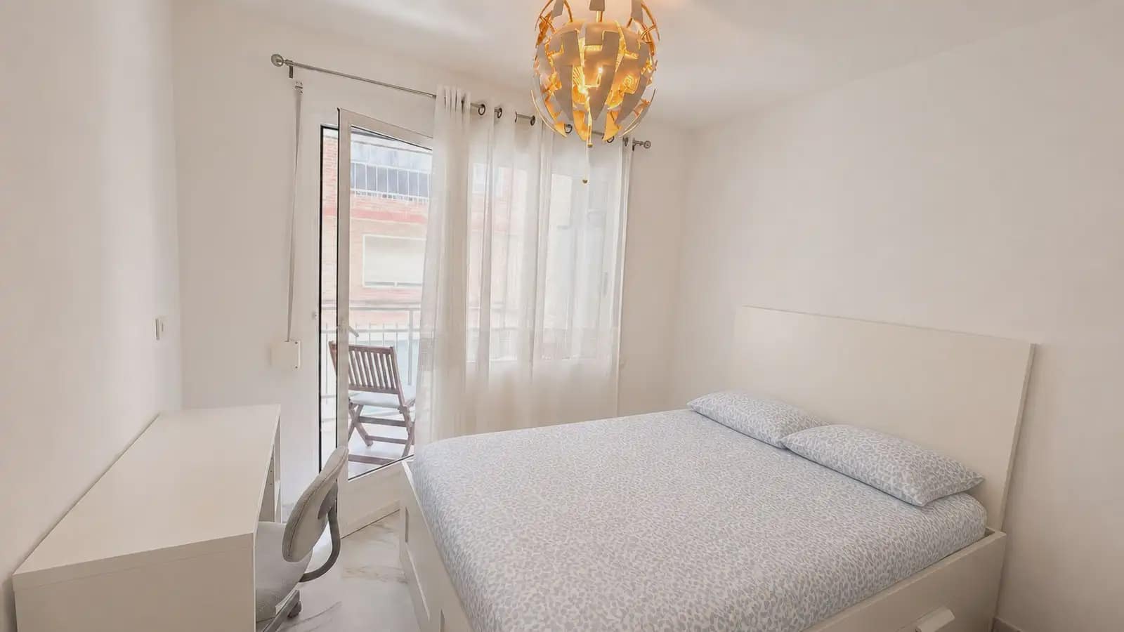 4 slaapkamer Flat te huur in Alicante stad - € 1.800 (Ref: 10044214)
