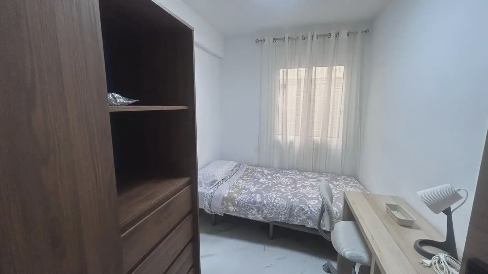 4 slaapkamer Flat te huur in Alicante stad - € 1.800 (Ref: 10044214)