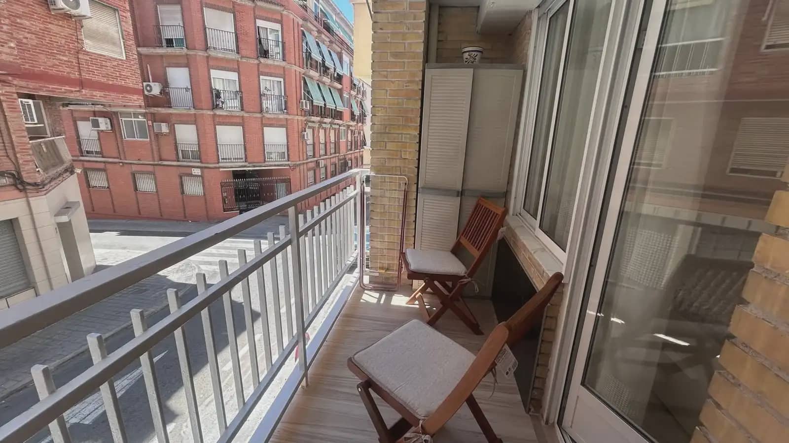 4 slaapkamer Flat te huur in Alicante stad - € 1.800 (Ref: 10044214)