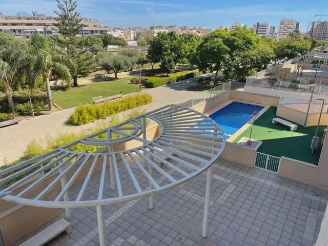2 slaapkamer Flat te huur in El Campello met zwembad garage - € 1.100 (Ref: 10044252)