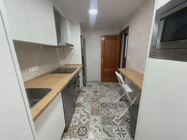 Piso de 2 habitaciones en Alicante / Alacant ciudad en alquiler con piscina garaje - 1.100 € (Ref: 10048531)