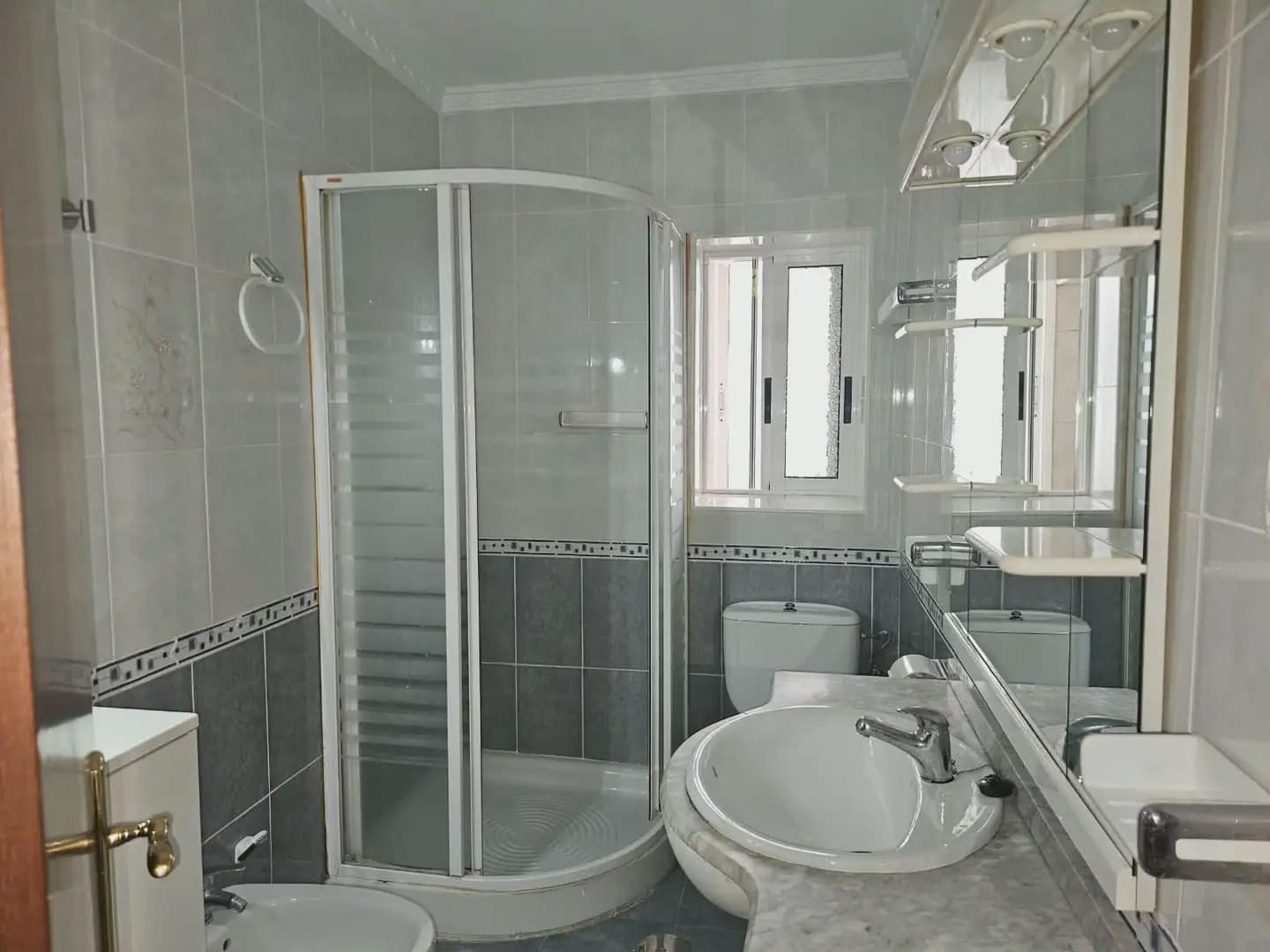 Piso de 2 habitaciones en Alicante / Alacant ciudad en venta - 185.000 € (Ref: 10088557)