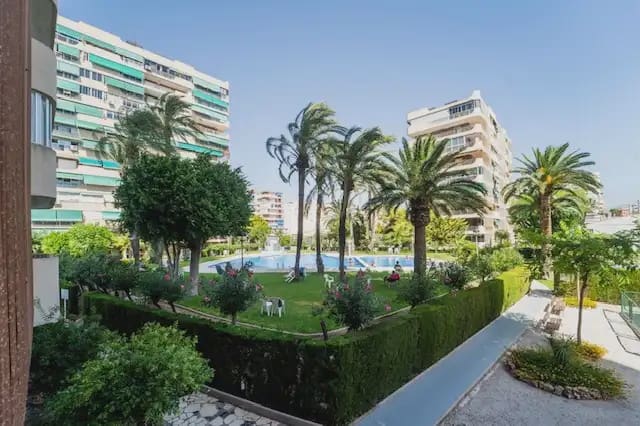 2 bedroom Flat for sale in Alicante / Alacant city with pool garage - € 320,000 (Ref: 10101423)