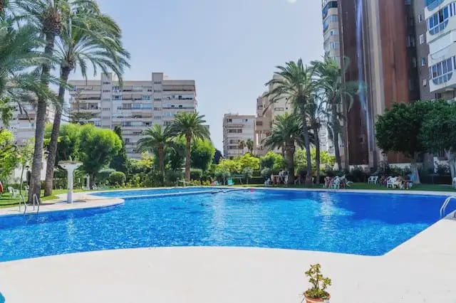 2 bedroom Flat for sale in Alicante / Alacant city with pool garage - € 320,000 (Ref: 10101423)