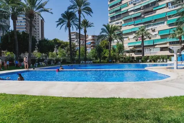 2 bedroom Flat for sale in Alicante / Alacant city with pool garage - € 320,000 (Ref: 10101423)