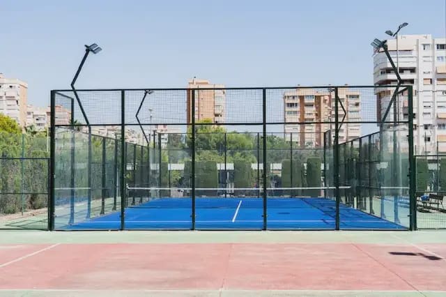 2 bedroom Flat for sale in Alicante / Alacant city with pool garage - € 320,000 (Ref: 10101423)
