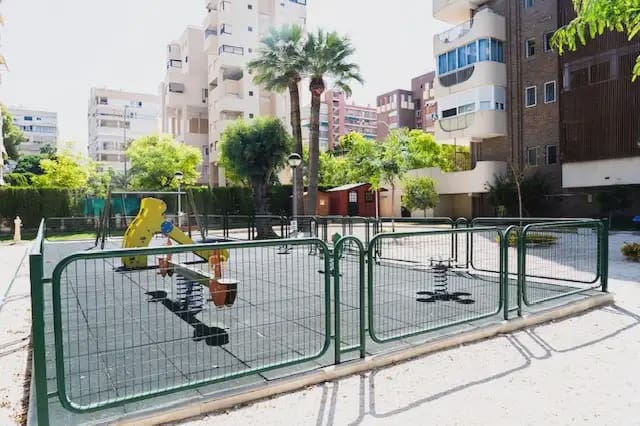 2 bedroom Flat for sale in Alicante / Alacant city with pool garage - € 320,000 (Ref: 10101423)