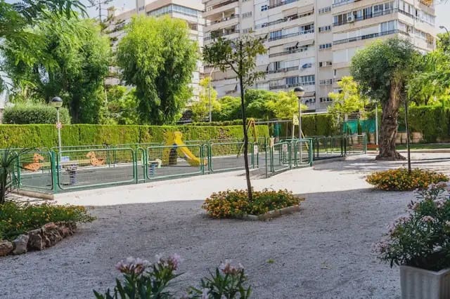 2 bedroom Flat for sale in Alicante / Alacant city with pool garage - € 320,000 (Ref: 10101423)