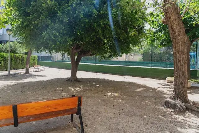 2 bedroom Flat for sale in Alicante / Alacant city with pool garage - € 320,000 (Ref: 10101423)