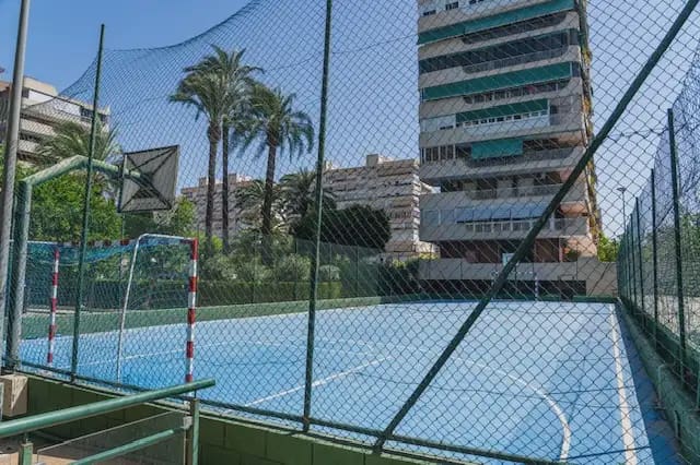 2 bedroom Flat for sale in Alicante / Alacant city with pool garage - € 320,000 (Ref: 10101423)