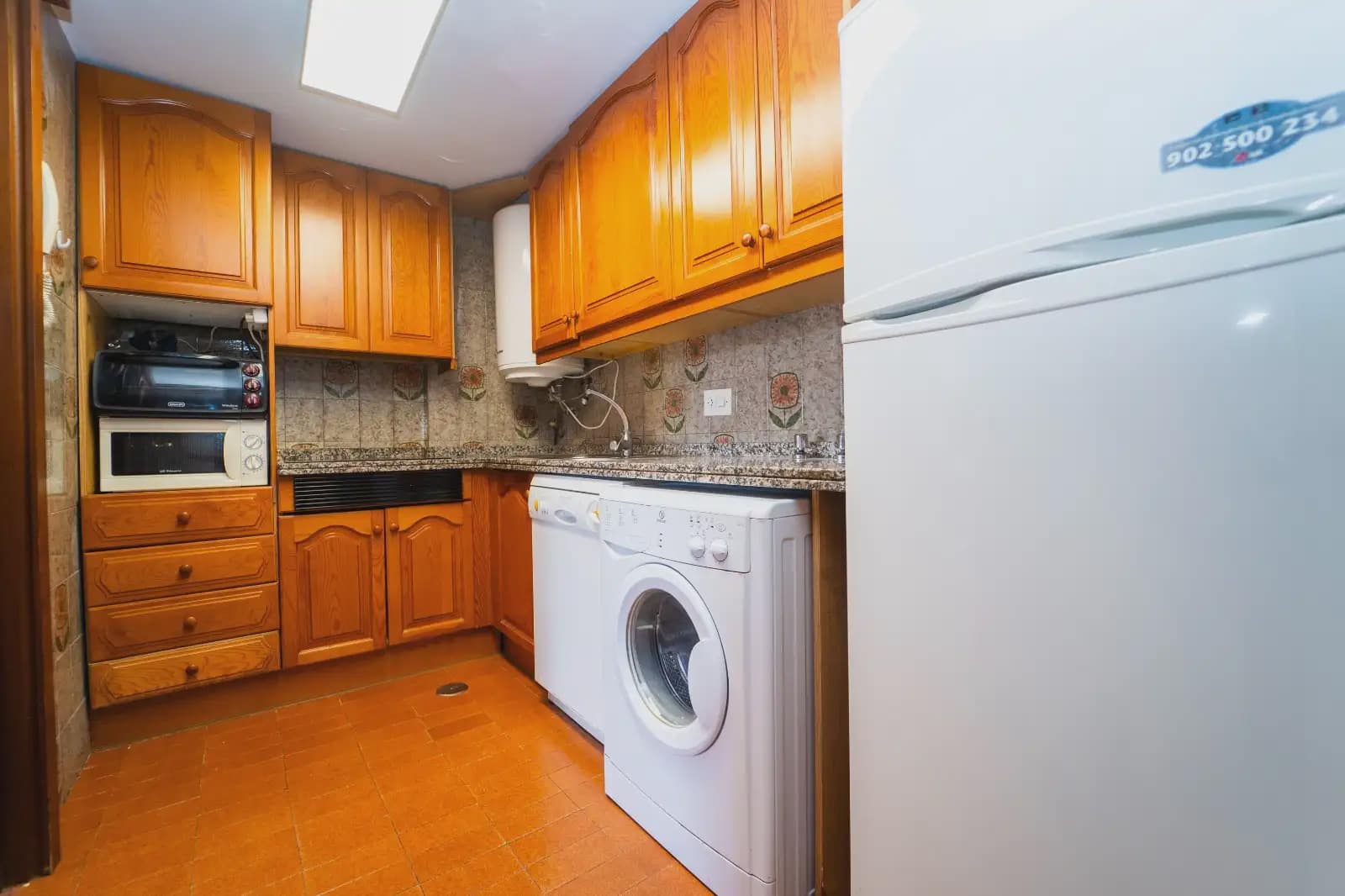 2 bedroom Flat for sale in Alicante / Alacant city with pool garage - € 320,000 (Ref: 10101423)