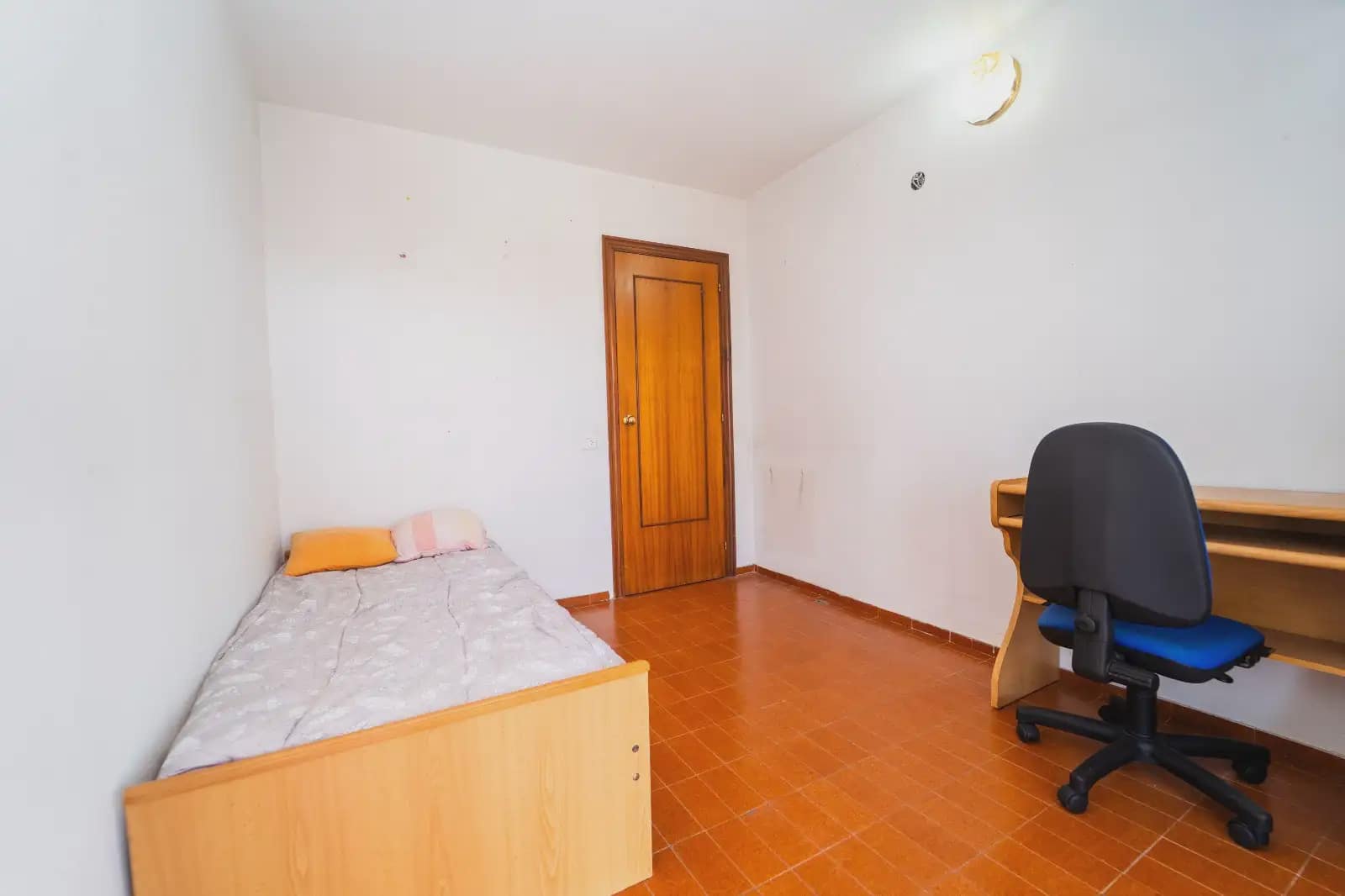 2 bedroom Flat for sale in Alicante / Alacant city with pool garage - € 320,000 (Ref: 10101423)