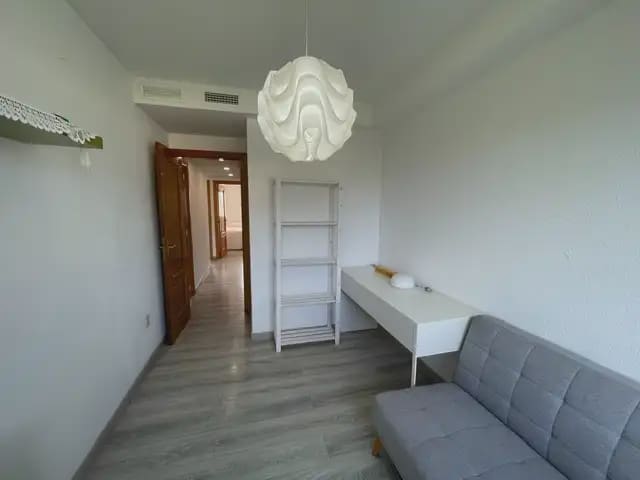 4 soverom Leilighet til leie i Alicante by med svømmebasseng garasje - € 1 350 (Ref: 10127387)