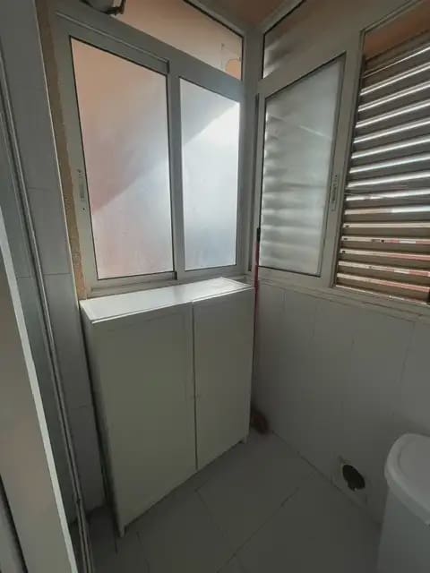 4 soverom Leilighet til leie i Alicante by med svømmebasseng garasje - € 1 350 (Ref: 10127387)