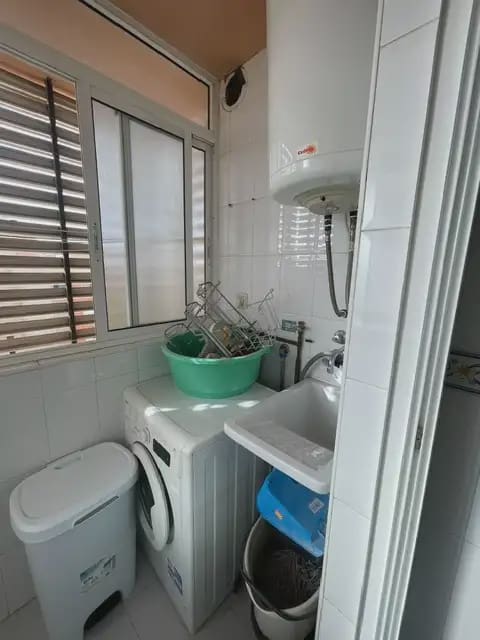 4 soverom Leilighet til leie i Alicante by med svømmebasseng garasje - € 1 350 (Ref: 10127387)
